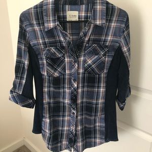 Just in time for spring! Flattering plaid shirt. Ci Sono. new.